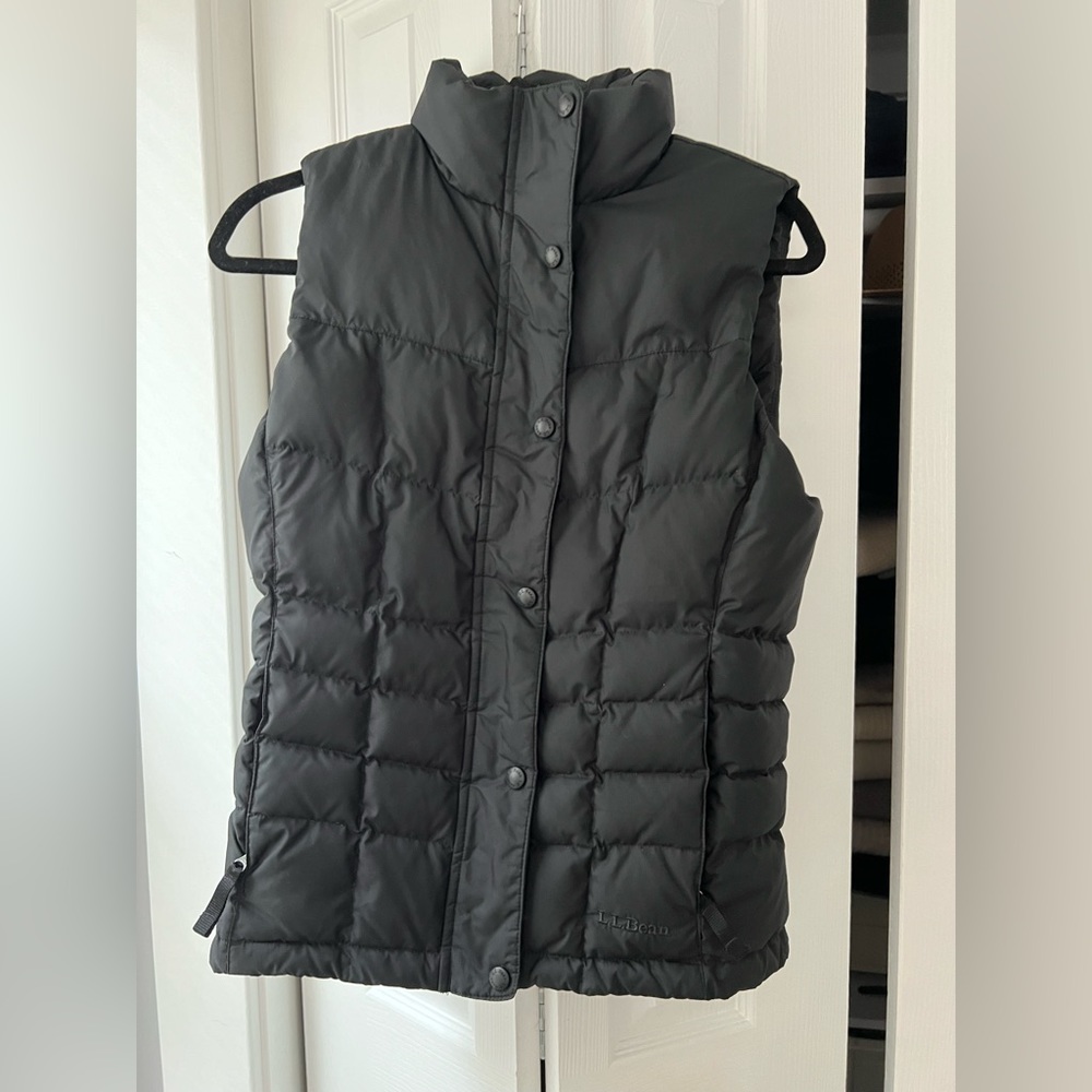L.L. Bean women’s down black vest size xs